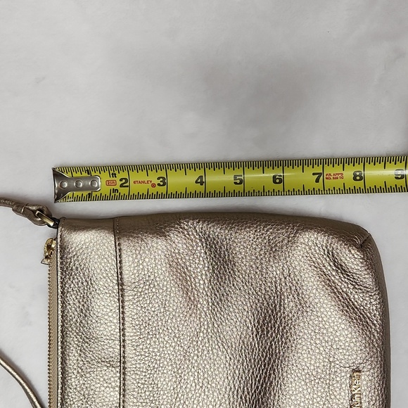 Calvin Klein Soft Gold Metalic Leather Crossbody Bag, New without Tags - Picture 10 of 10